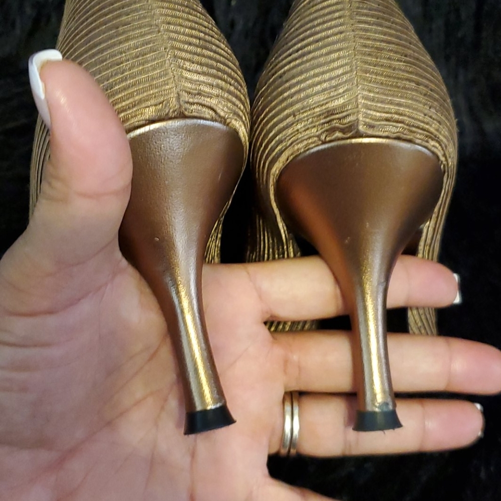 2/$15🦋 👠Stuart Weitzman 👠 - Picture 2 of 4